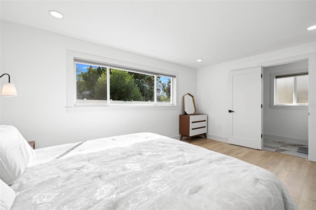 Active With Contract: $495,000 (2 beds, 2 baths, 1557 Square Feet)