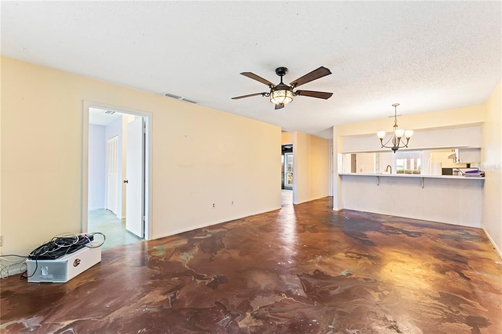 En Venta: $219,000 (2 camas, 2 baños, 1035 Pies cuadrados)