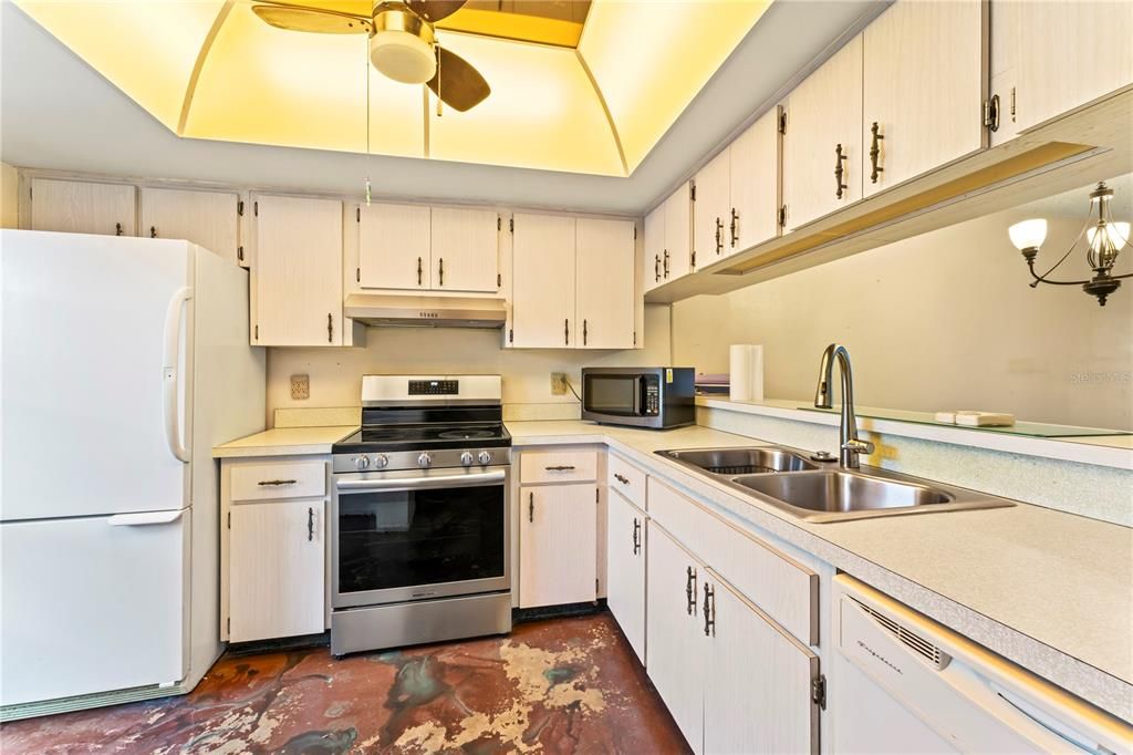 En Venta: $219,000 (2 camas, 2 baños, 1035 Pies cuadrados)