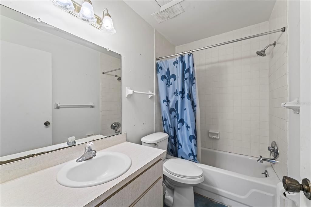 En Venta: $219,000 (2 camas, 2 baños, 1035 Pies cuadrados)