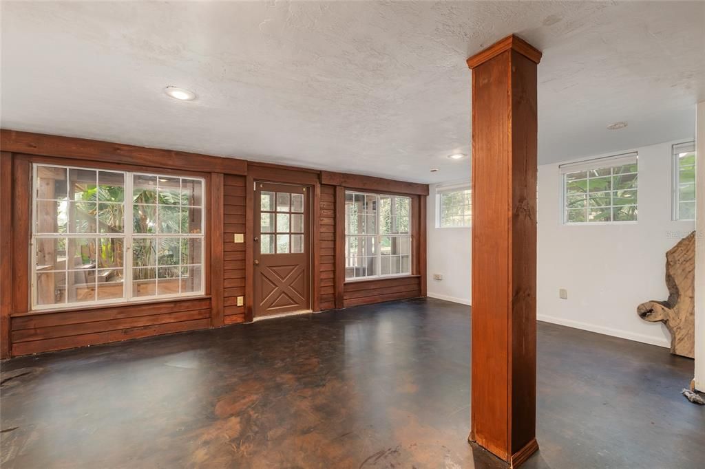 For Sale: $650,000 (4 beds, 3 baths, 3336 Square Feet)