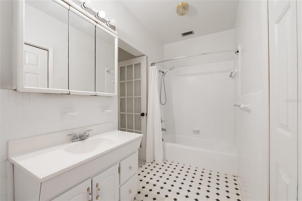 For Sale: $650,000 (4 beds, 3 baths, 3336 Square Feet)