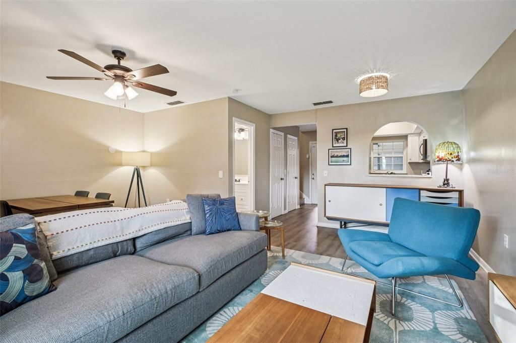 En Venta: $315,000 (2 camas, 2 baños, 1300 Pies cuadrados)