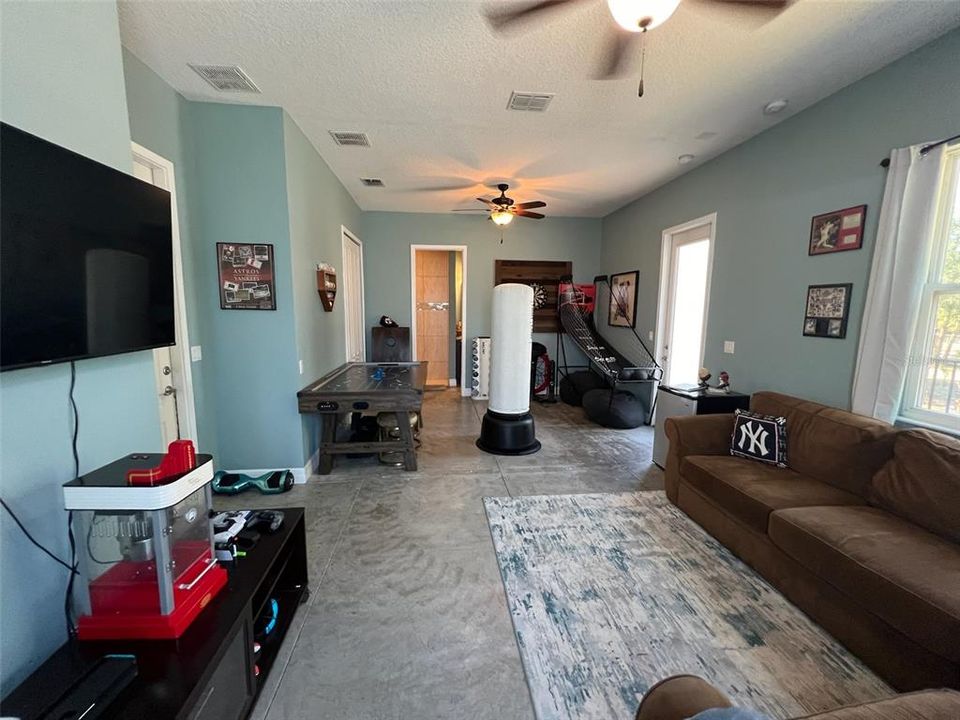 待售: $699,999 (4 贝兹, 3 浴室, 2501 平方英尺)