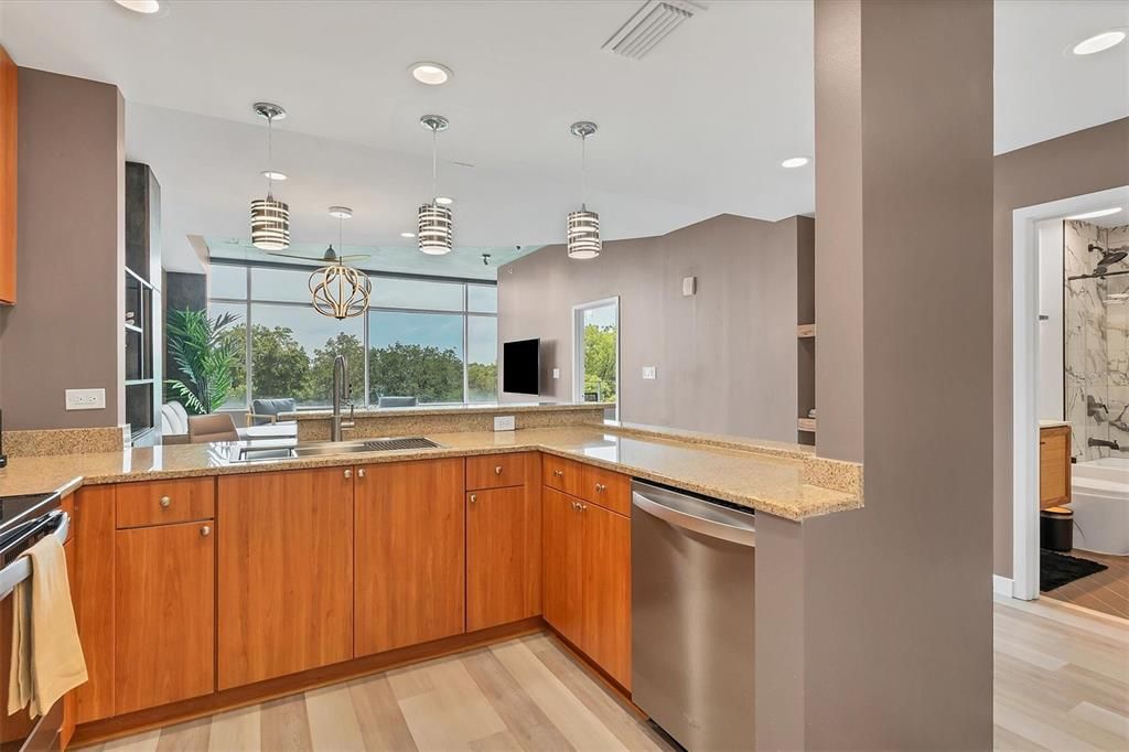 В аренду: $4,500 (2 спален, 2 ванн, 1268 Квадратных фут)