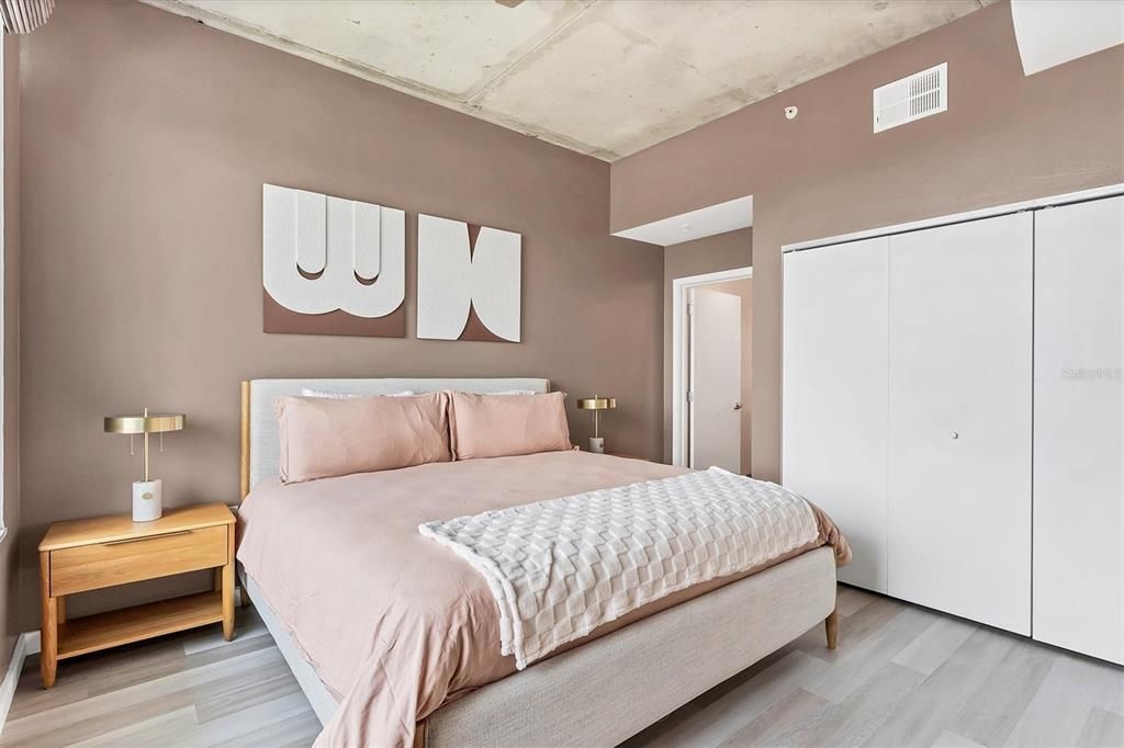 В аренду: $4,500 (2 спален, 2 ванн, 1268 Квадратных фут)