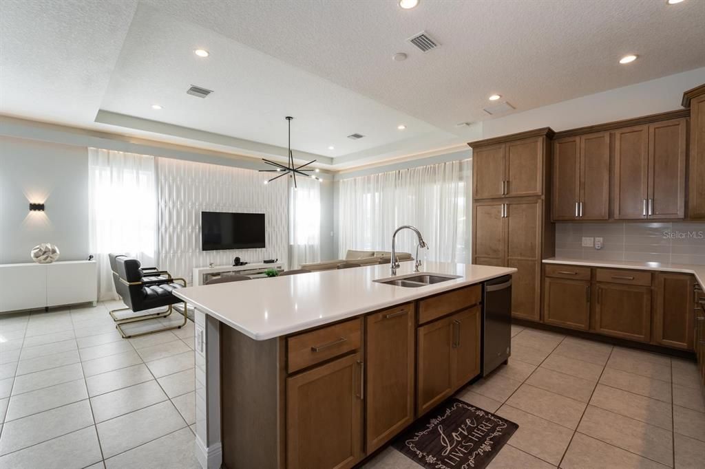 待售: $880,000 (4 贝兹, 3 浴室, 2812 平方英尺)