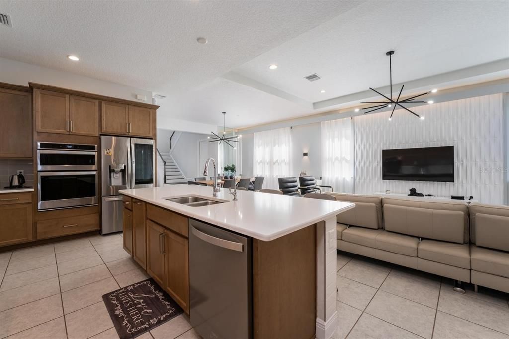 待售: $880,000 (4 贝兹, 3 浴室, 2812 平方英尺)