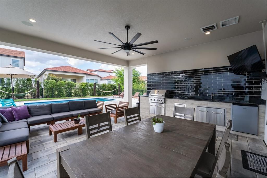 待售: $880,000 (4 贝兹, 3 浴室, 2812 平方英尺)