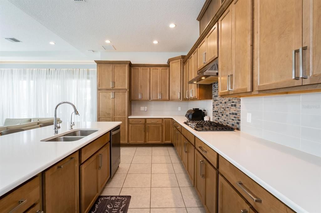 待售: $880,000 (4 贝兹, 3 浴室, 2812 平方英尺)