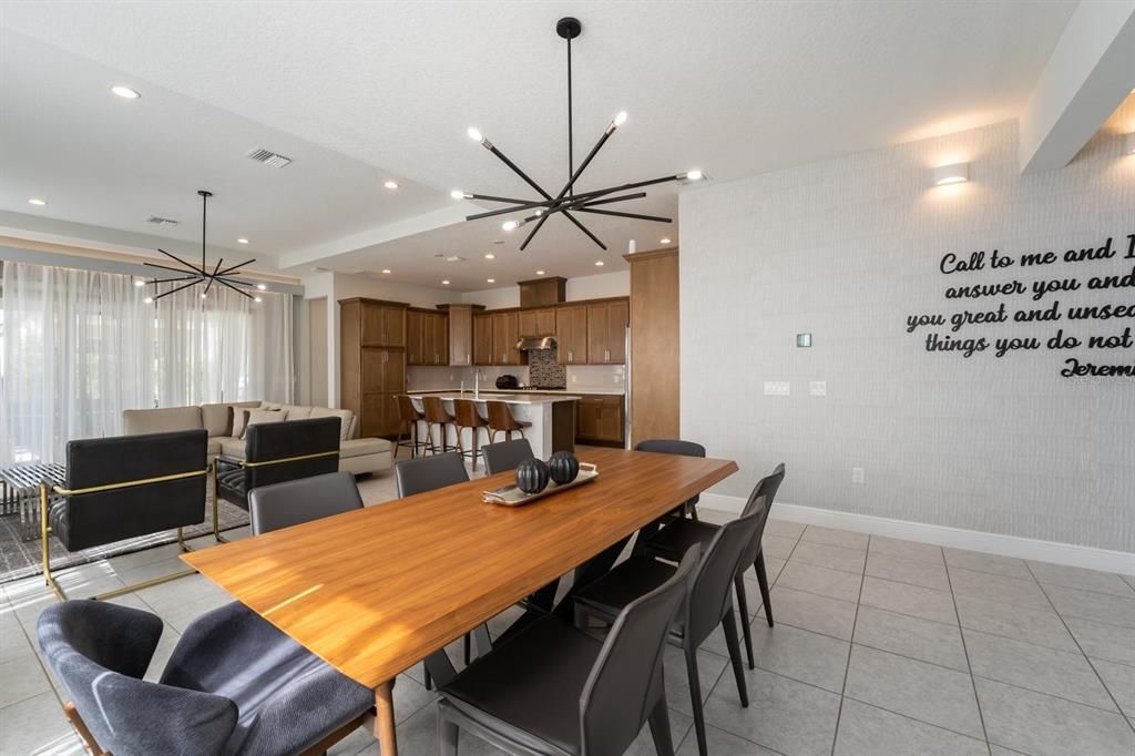 待售: $880,000 (4 贝兹, 3 浴室, 2812 平方英尺)