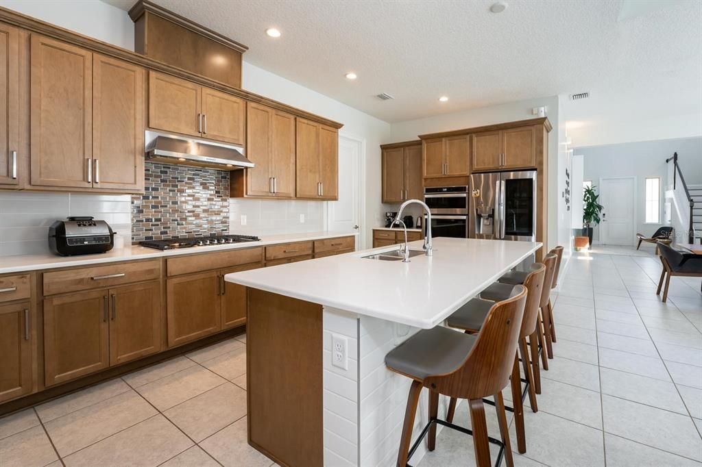 待售: $880,000 (4 贝兹, 3 浴室, 2812 平方英尺)