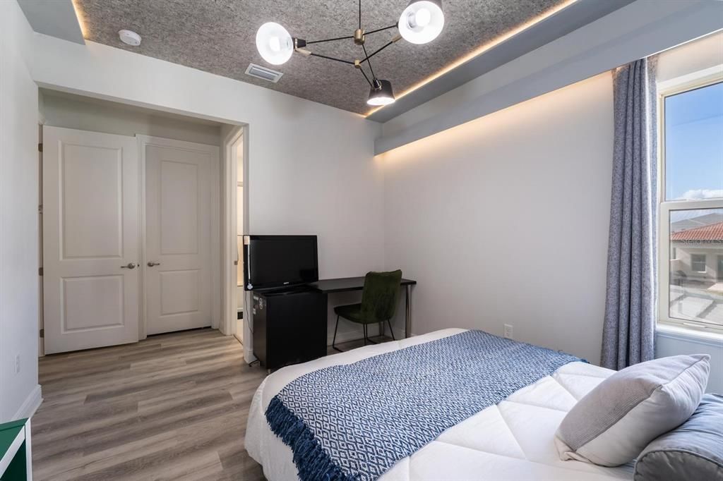 待售: $880,000 (4 贝兹, 3 浴室, 2812 平方英尺)