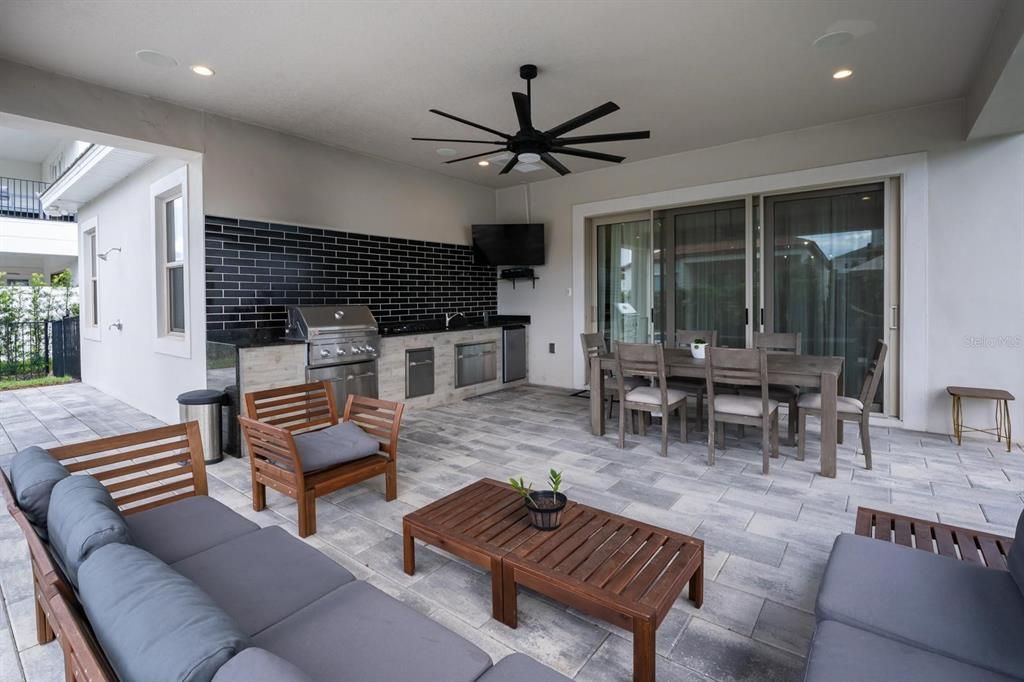 待售: $880,000 (4 贝兹, 3 浴室, 2812 平方英尺)