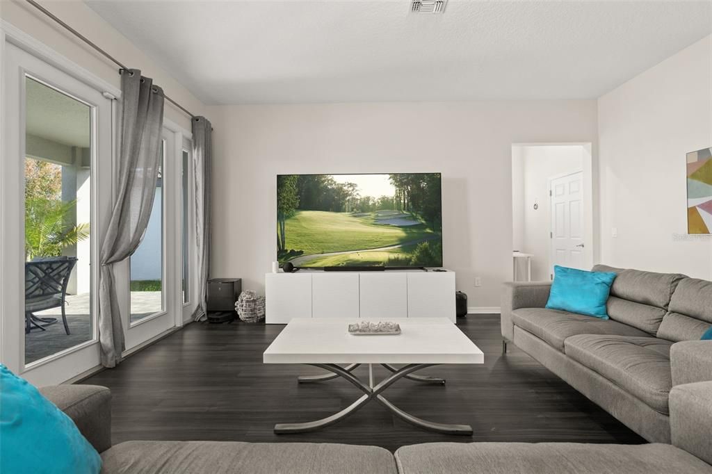 En Venta: $789,990 (4 camas, 3 baños, 3142 Pies cuadrados)