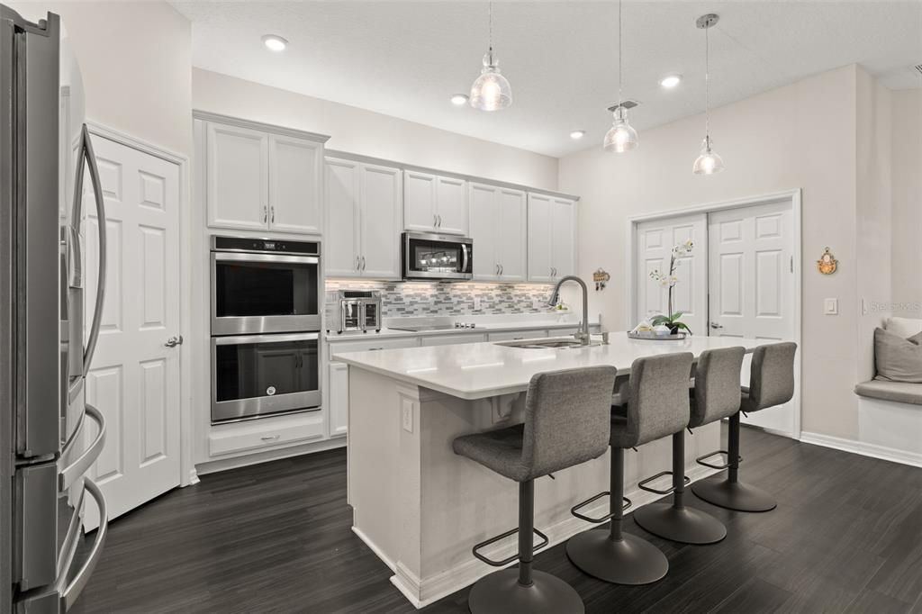 En Venta: $789,990 (4 camas, 3 baños, 3142 Pies cuadrados)