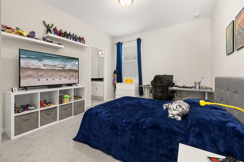 En Venta: $789,990 (4 camas, 3 baños, 3142 Pies cuadrados)