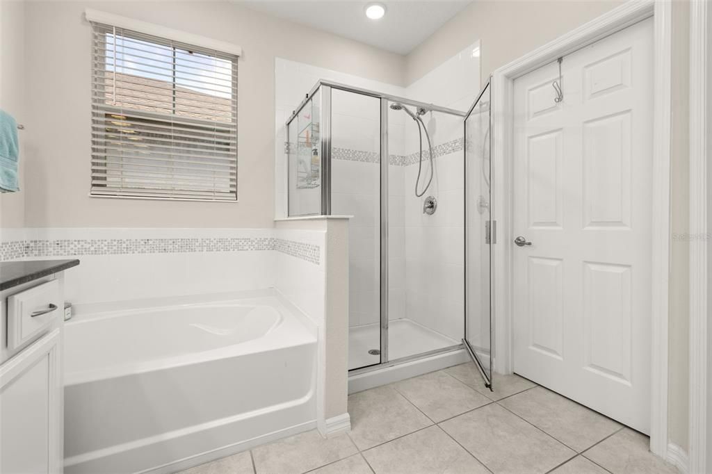 En Venta: $789,990 (4 camas, 3 baños, 3142 Pies cuadrados)