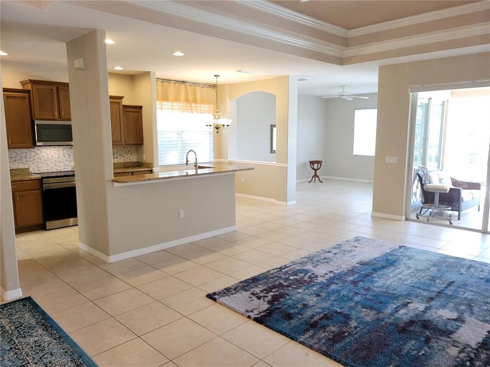 На продажу: $430,000 (2 спален, 2 ванн, 1931 Квадратных фут)