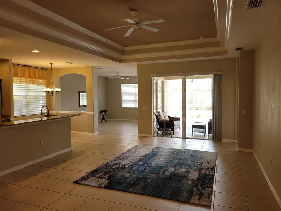 На продажу: $430,000 (2 спален, 2 ванн, 1931 Квадратных фут)