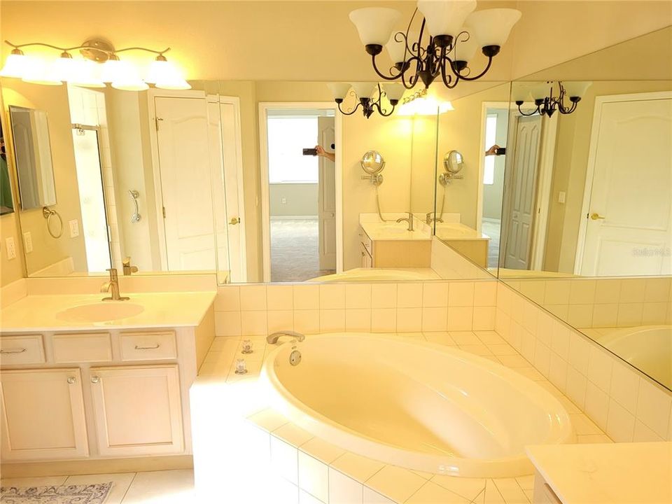 На продажу: $430,000 (2 спален, 2 ванн, 1931 Квадратных фут)