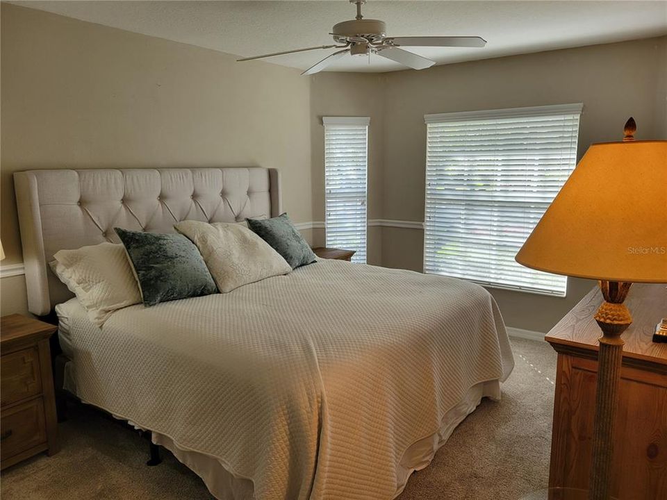 На продажу: $430,000 (2 спален, 2 ванн, 1931 Квадратных фут)