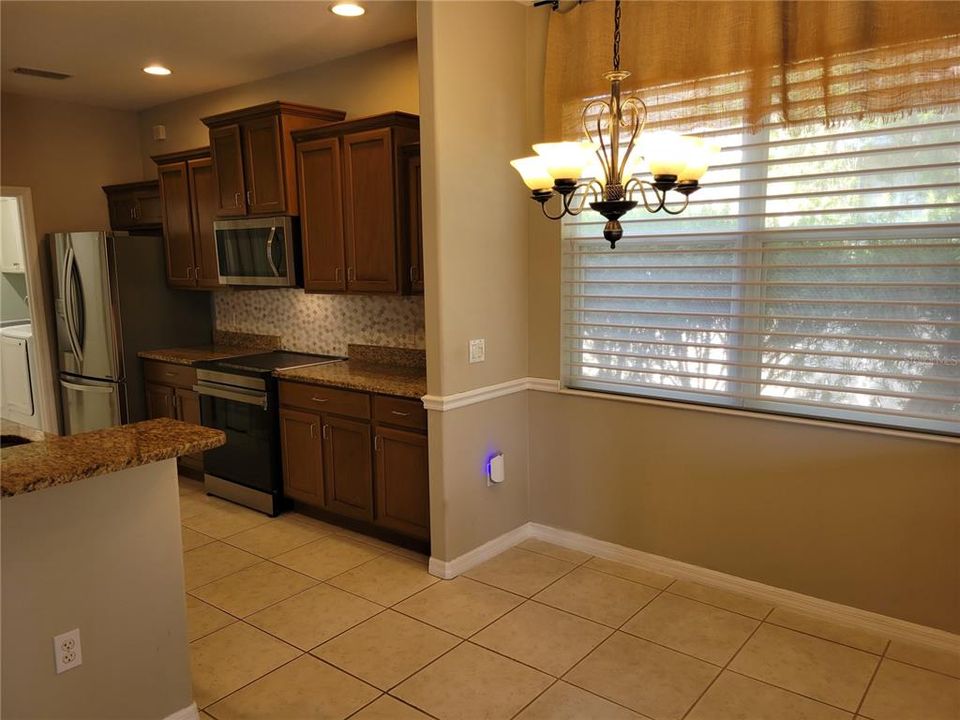 На продажу: $430,000 (2 спален, 2 ванн, 1931 Квадратных фут)