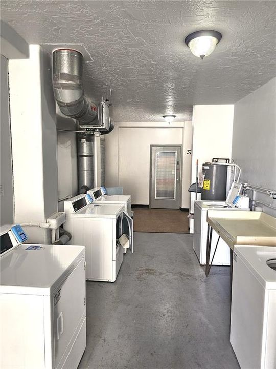 待售: $139,900 (2 贝兹, 1 浴室, 1100 平方英尺)