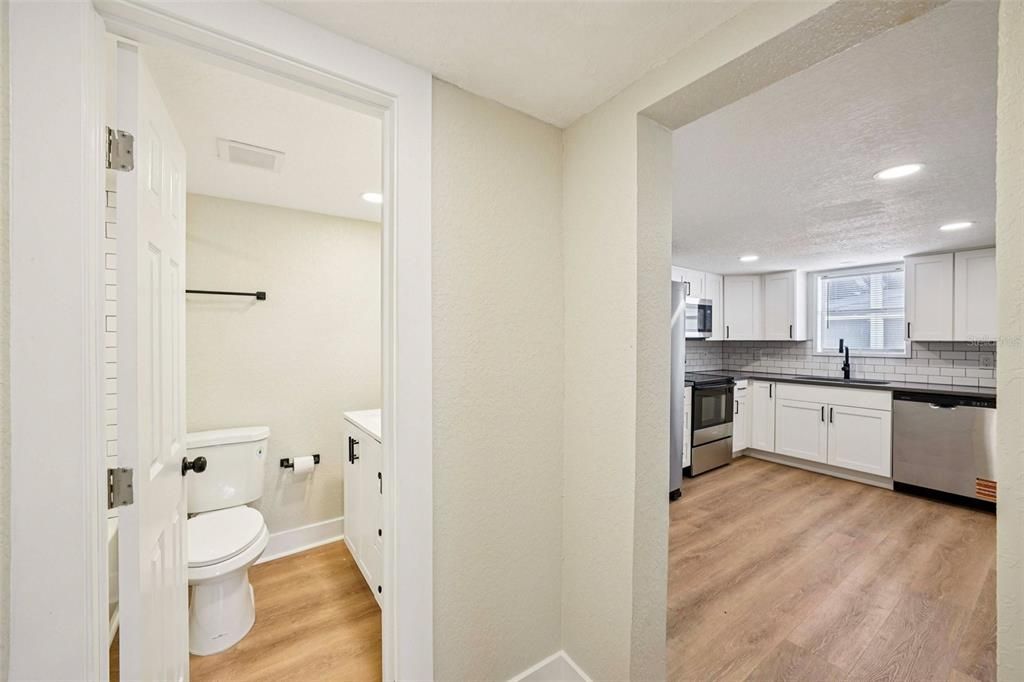 For Rent: $2,000 (2 beds, 1 baths, 880 Square Feet)