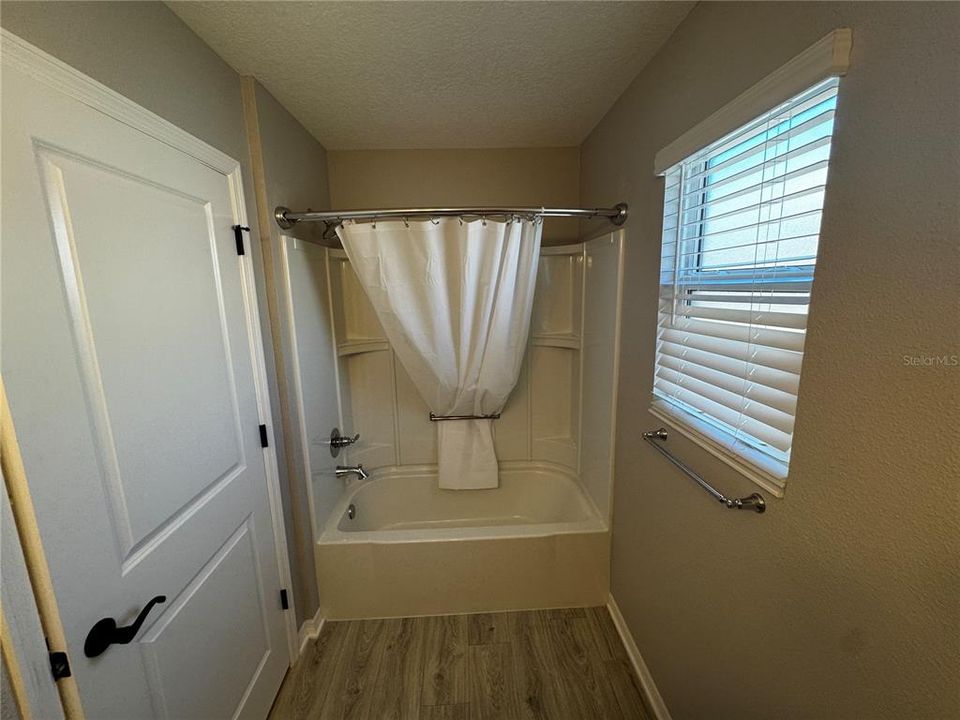 For Rent: $1,900 (2 beds, 2 baths, 1266 Square Feet)