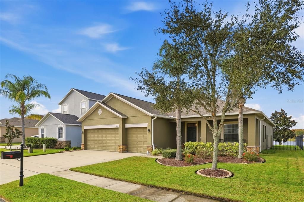 For Sale: $545,000 (4 beds, 3 baths, 2420 Square Feet)