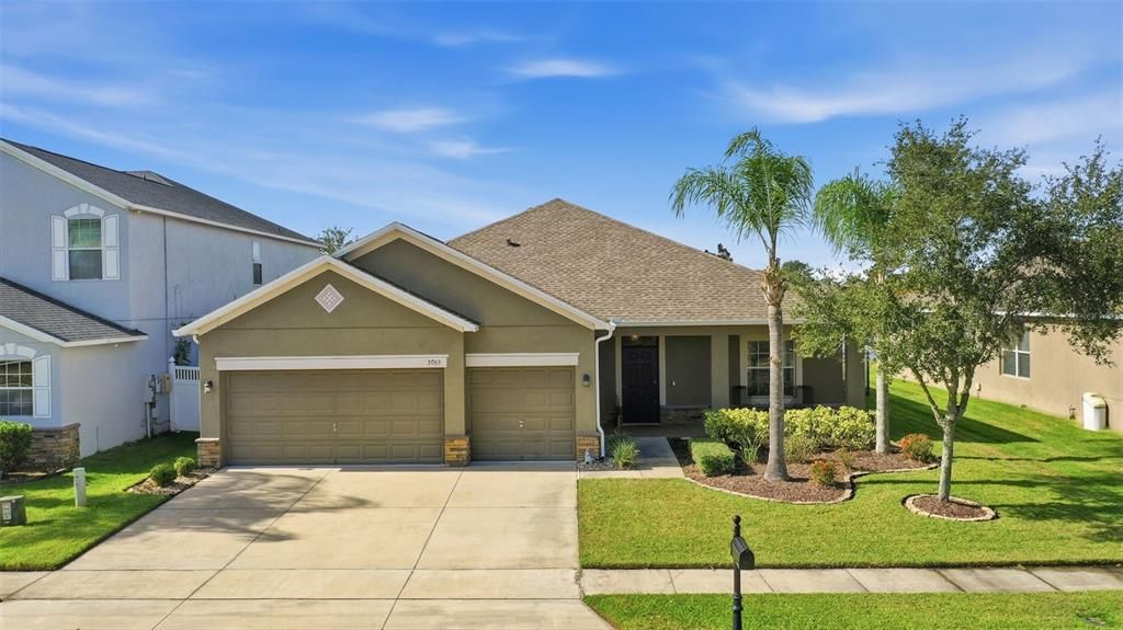 For Sale: $545,000 (4 beds, 3 baths, 2420 Square Feet)