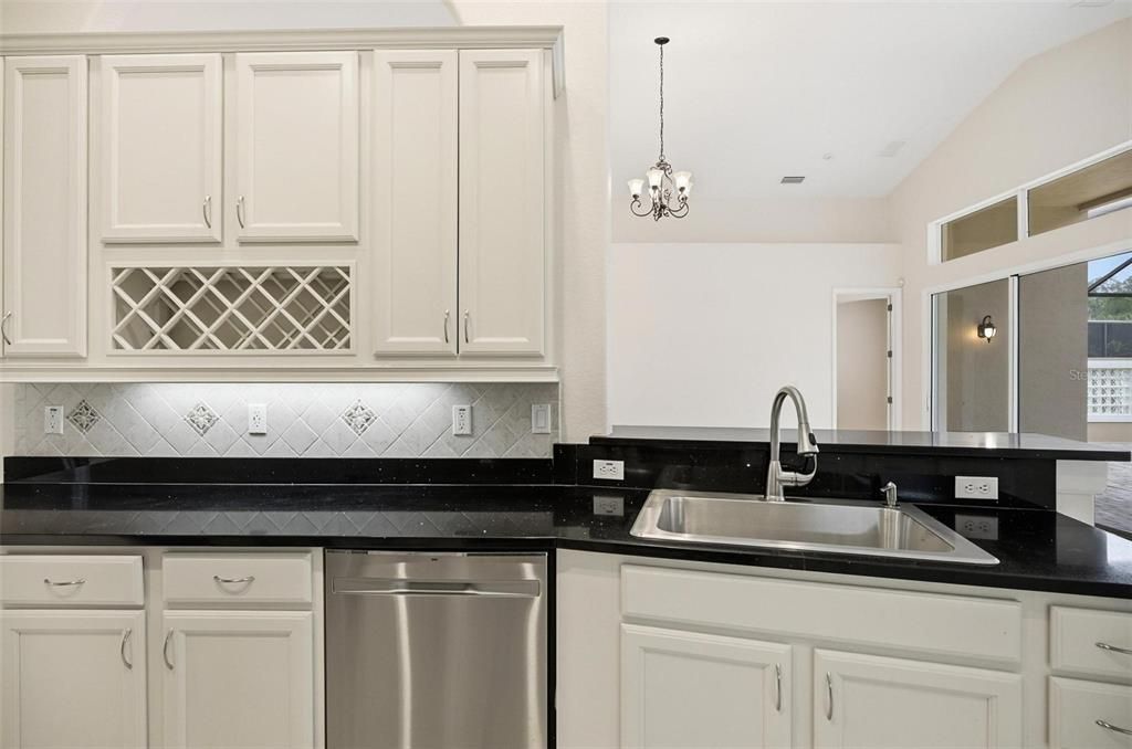 For Sale: $580,000 (3 beds, 2 baths, 1985 Square Feet)