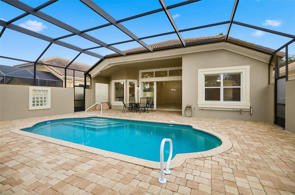 For Sale: $580,000 (3 beds, 2 baths, 1985 Square Feet)