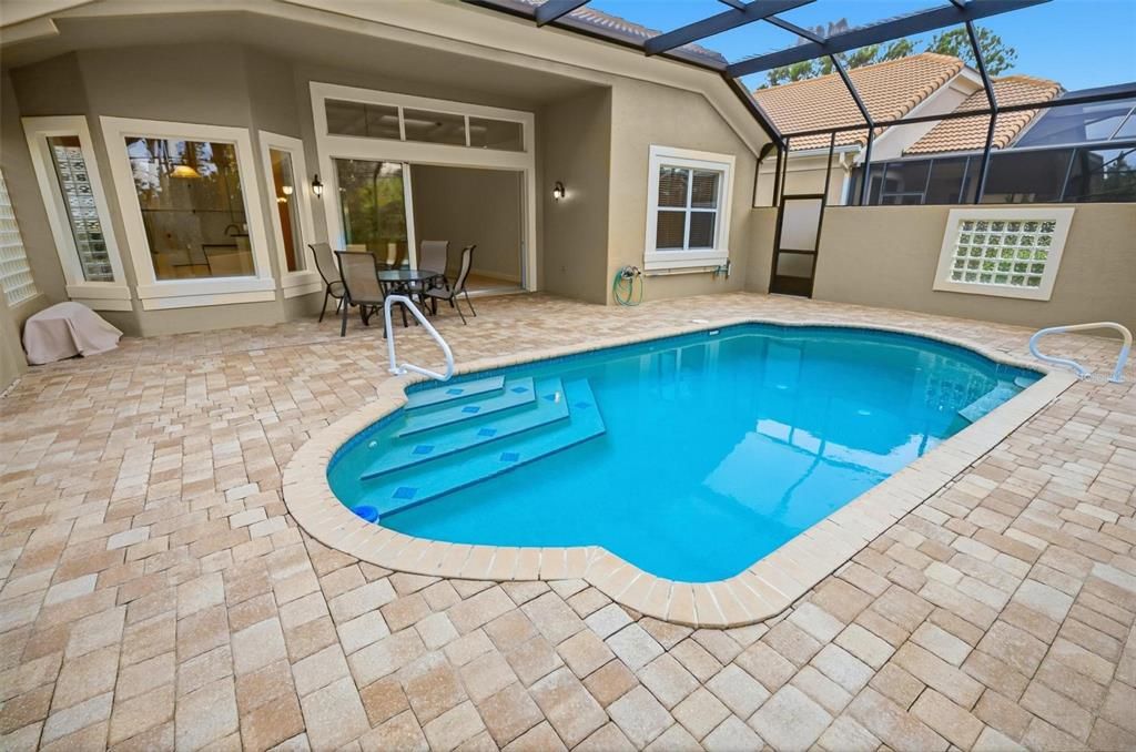 For Sale: $580,000 (3 beds, 2 baths, 1985 Square Feet)