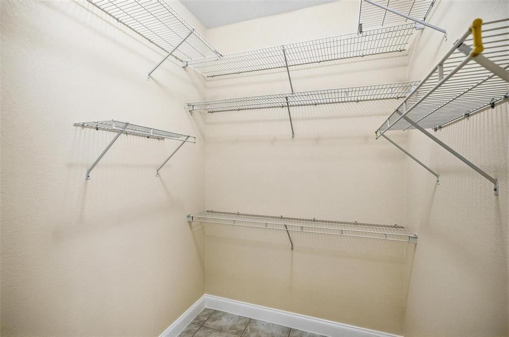 For Sale: $580,000 (3 beds, 2 baths, 1985 Square Feet)