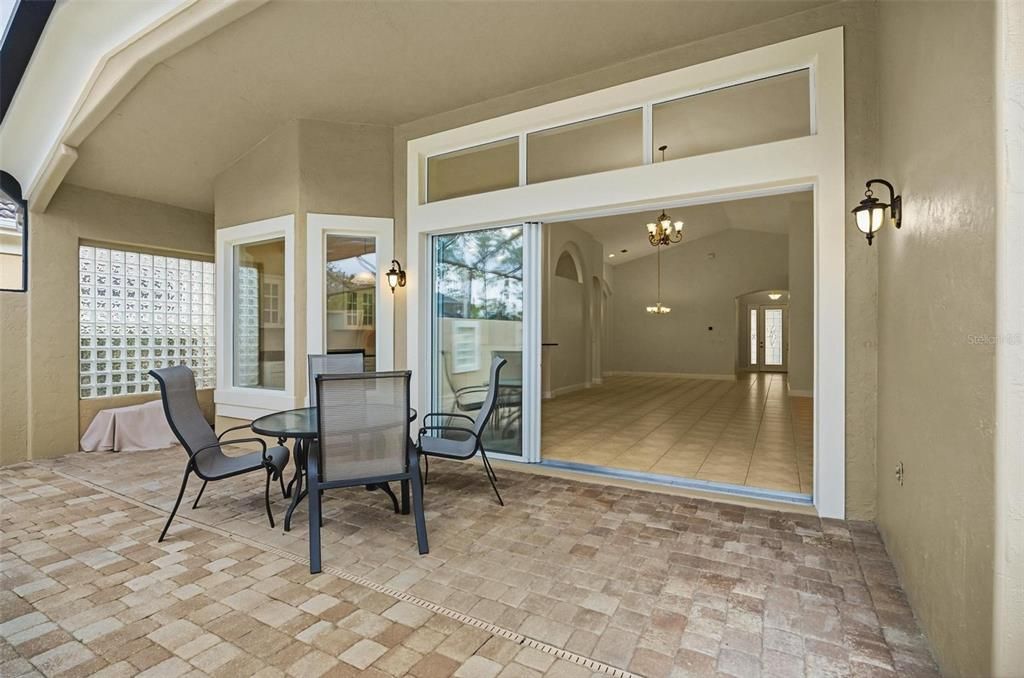 For Sale: $580,000 (3 beds, 2 baths, 1985 Square Feet)