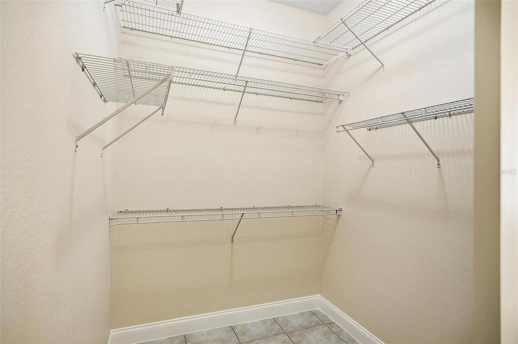 For Sale: $580,000 (3 beds, 2 baths, 1985 Square Feet)