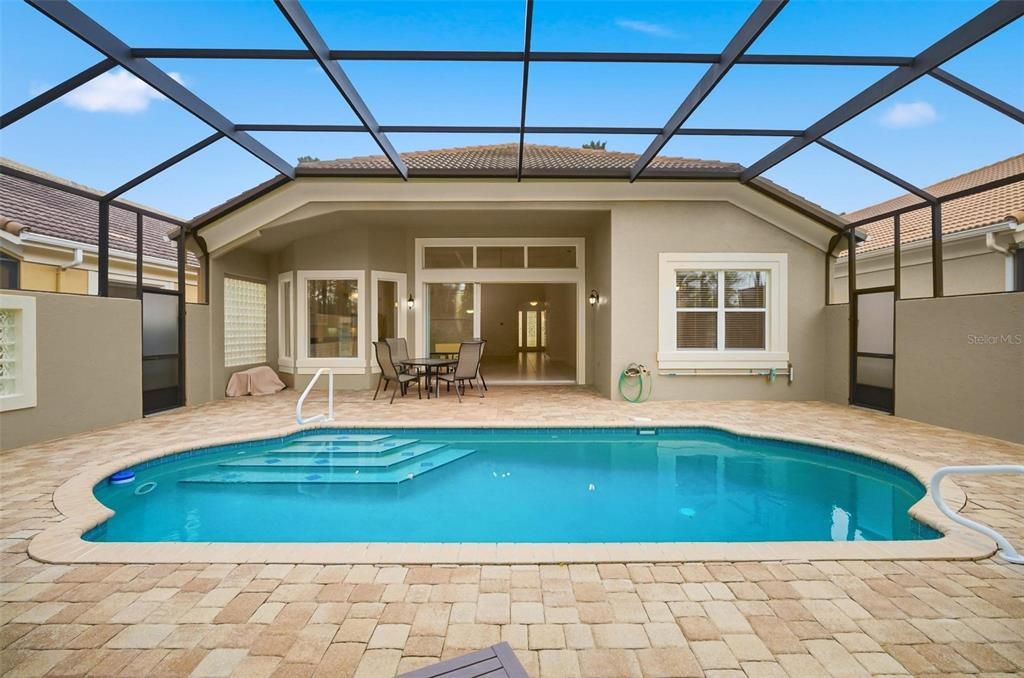 For Sale: $580,000 (3 beds, 2 baths, 1985 Square Feet)