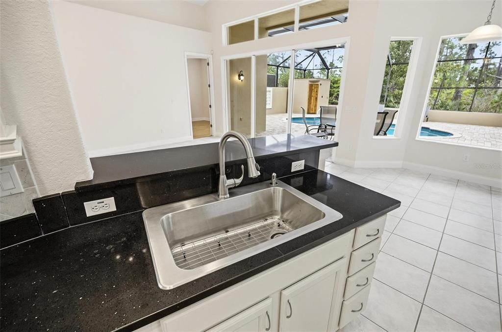 For Sale: $580,000 (3 beds, 2 baths, 1985 Square Feet)