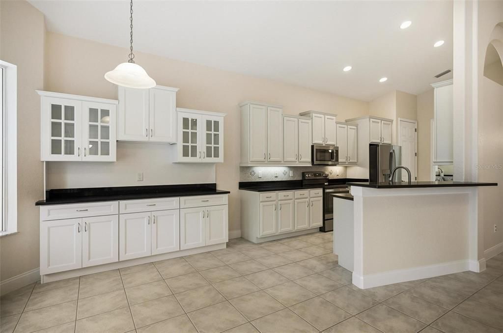 For Sale: $580,000 (3 beds, 2 baths, 1985 Square Feet)