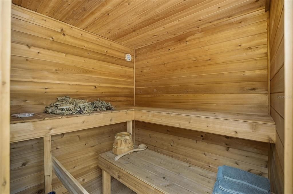 For Sale: $580,000 (3 beds, 2 baths, 1985 Square Feet)