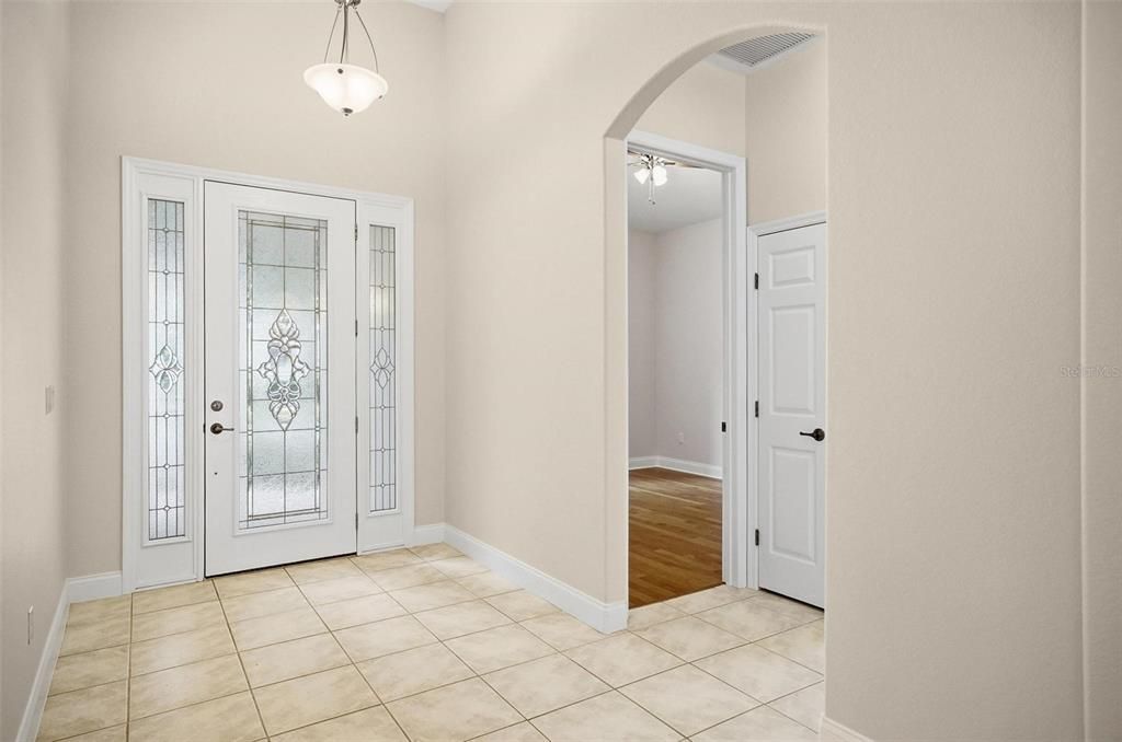 For Sale: $580,000 (3 beds, 2 baths, 1985 Square Feet)