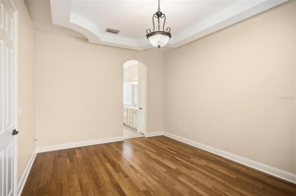 For Sale: $580,000 (3 beds, 2 baths, 1985 Square Feet)