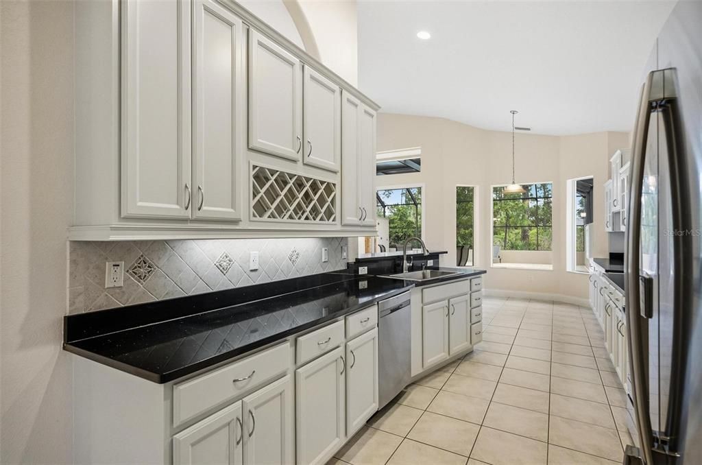 For Sale: $580,000 (3 beds, 2 baths, 1985 Square Feet)