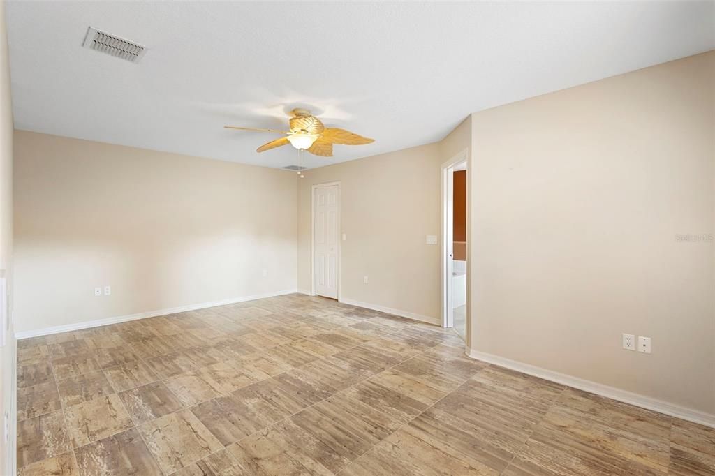 For Sale: $384,900 (3 beds, 2 baths, 2000 Square Feet)