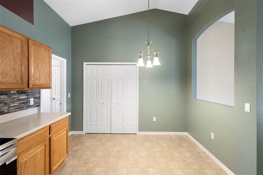 For Sale: $384,900 (3 beds, 2 baths, 2000 Square Feet)