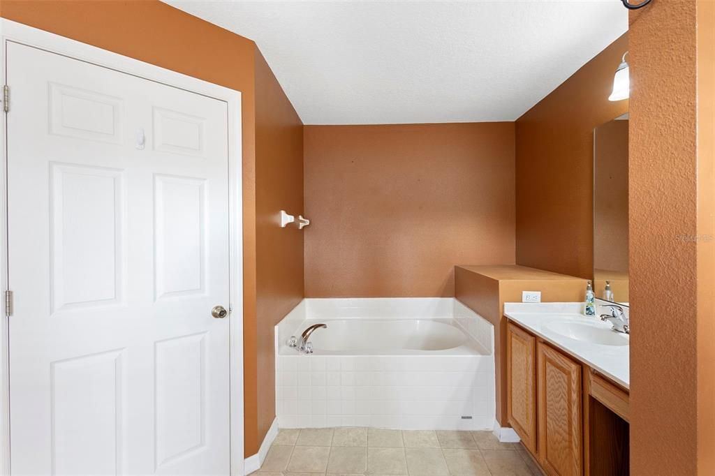 For Sale: $384,900 (3 beds, 2 baths, 2000 Square Feet)