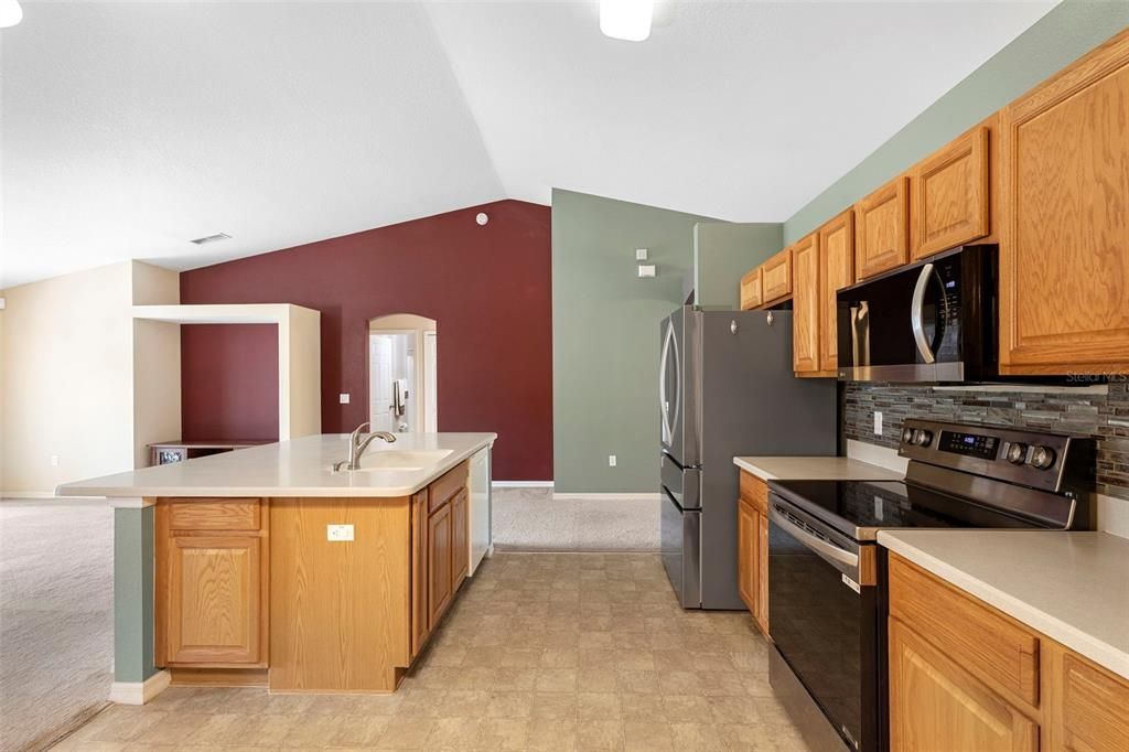 For Sale: $384,900 (3 beds, 2 baths, 2000 Square Feet)