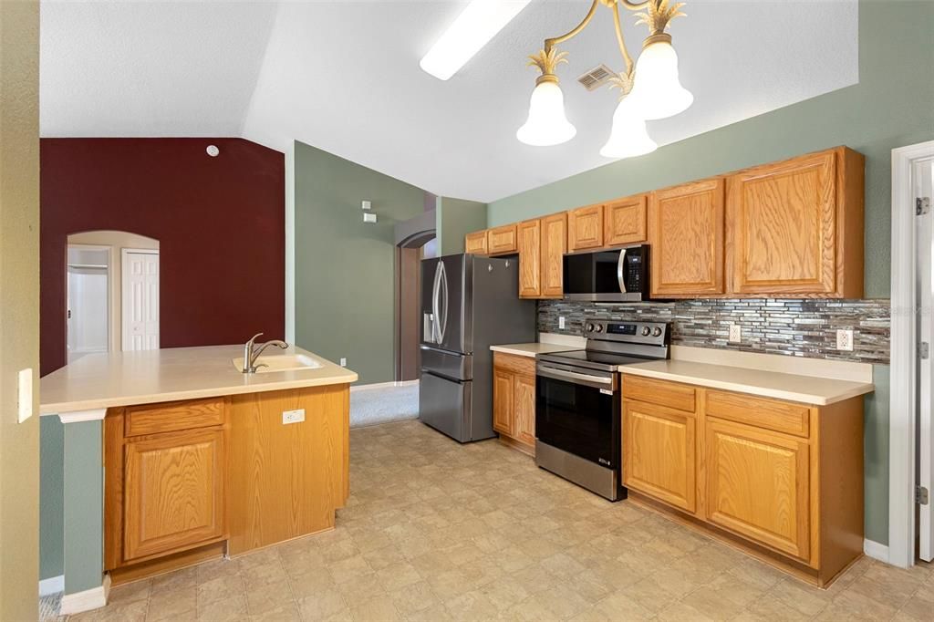 For Sale: $384,900 (3 beds, 2 baths, 2000 Square Feet)